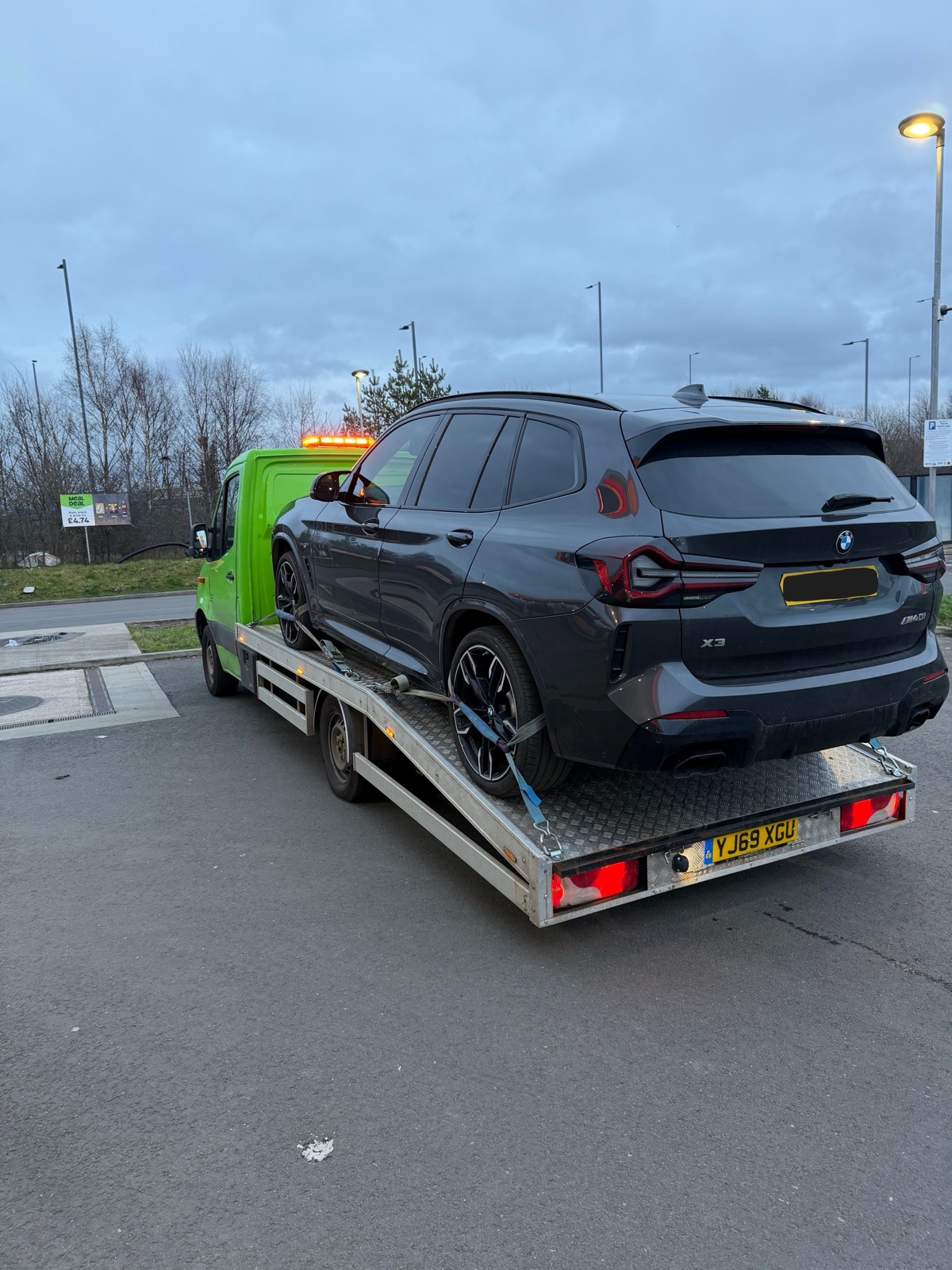 BMW X3 recovered at dusk by SP Rapid Recovery providing evening breakdown recovery Glasgow